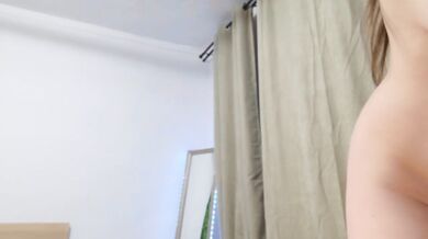 EmilyxJames - Porn Video [Bongacams]: beautiful camgirl video, luscious cleavage, captivating siren