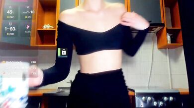 MissFentasy1 - Porn Video [Bongacams]: voluptuous form, stunning chest, lovely décolletage