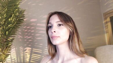 Maribett - Porn Video [Bongacams]: elegant buttocks, vibrant streamer, masturbate