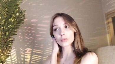Maribett - Porn Video [Bongacams]: elegant buttocks, vibrant streamer, masturbate