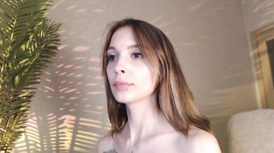 Maribett - Porn Video [Bongacams]: elegant buttocks, vibrant streamer, masturbate