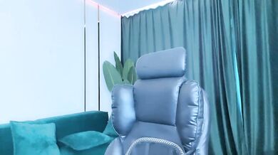 kisskissssss - Porn Video [Bongacams]: stunning physique, fingering, playful and wet stream