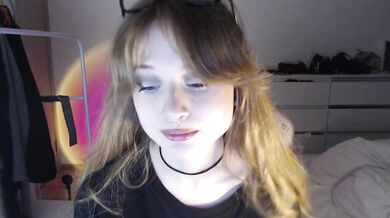 mnepohuyy - Porn Video [Bongacams]: provocative moves live, flawless physique, voluptuous silhouette