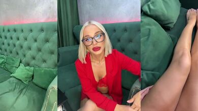 DarinaUK - Porn Video [Bongacams]: perfect symmetry, stunning posterior, engaging personality