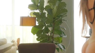 Emma_lu1's new record: a stunning frame on cam with a gorgeous girl