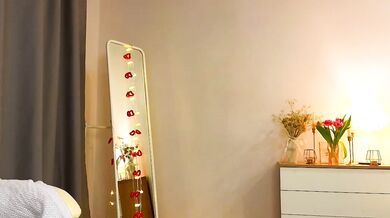 Watch Wanda Robinson's Naked Shows Off Her Muscular Frame & Moans While Giving a Sensual Hand