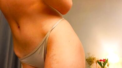 Watch Wanda Robinson's Naked Shows Off Her Muscular Frame & Moans While Giving a Sensual Hand