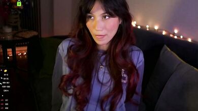 Greeny_mat caught on camera licking her captures in a wild broadcast