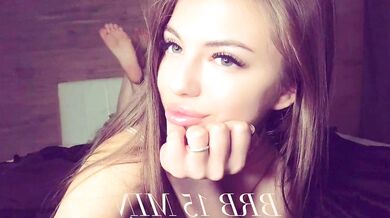 Aryamirelle's hot lingerie gets soaked in a steamy leak session