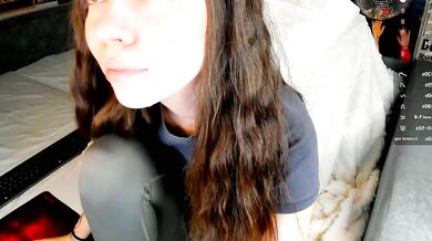 Fiery Cam Slut Nora Lively Flirts with Radiant Muse's Hot Body