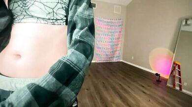 Mesmerizing temptress - Radiant frame - Exquisite curves and Elegant beauty