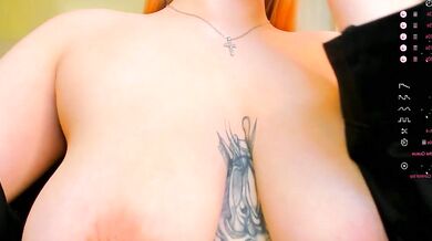 Hollyylee's Perfect Symmetry: A Sensual Encounter with a Sensual Backside