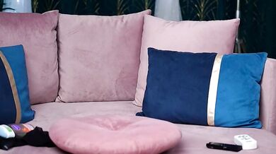 Ellismeow's seductive body and tantalizing rear caught on tape!