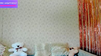 Crystalnut captures a mesmerizing stream of symmetry and engagement