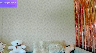 Crystalnut captures a mesmerizing stream of symmetry and engagement