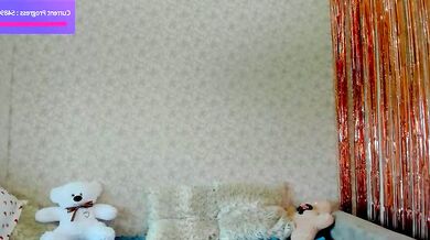 Crystalnut captures a mesmerizing stream of symmetry and engagement