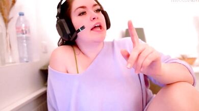 Serareads is the ultimate solo video for those times when you need a little extra pleasure