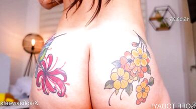 Sweetsthep22's naked body is a throbbing release for intense orgasms