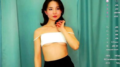 Watch coventinaashfield's stunning body in stunning action, featuring her sexy legs and doggy-style play.