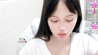 Watch xunian71O's private sex tape with her petite-teens cam girl and Chinese cam girl in heels