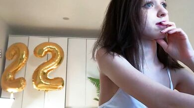 Tadammary gets naked and rubs her juicy pussy for you to watch