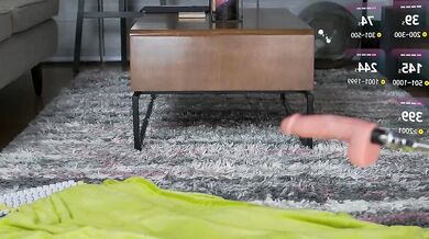 Belle_adrienne's Live Interaction with a Sexy Chesty Guy