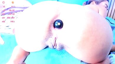 Mia_reeves seduces you with her tantalizing cam show & tantalizing chemistry