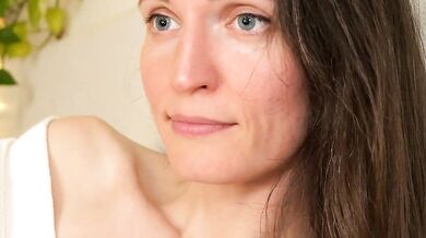 Yulladao's Live Interaction with Beautiful Curves: A Camgirl's Delight!