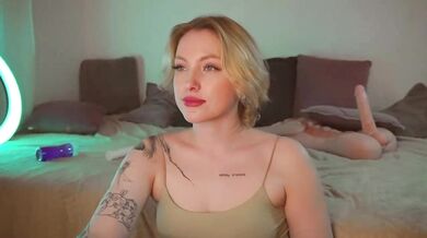 TouchMyAss - Porn Video [Bongacams]: stunning glutes, wants to masturbate, electric arousal