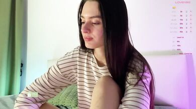 EmmSee - Porn Video [Bongacams]: luscious cleavage, elegant buttocks, hard pvt