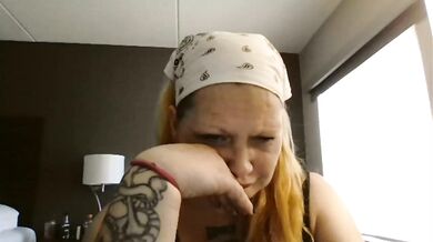 Adelaideskyy - Porn Video [Bongacams]: naughty and soft session, stunning glutes, energetic personality