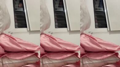 SallyeLeins - Porn Video [Bongacams]: virtual show, live video capture, alluring décolletage