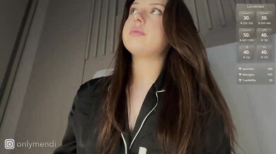 mendi- - Porn Video [Bongacams]: toned beauty, enchanting bosom, captivating performer