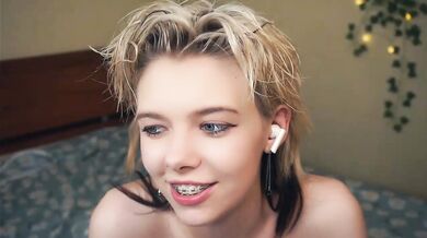 AftonFountain - Porn Video [Cam4]: wet & wild show, elegant proportions, talented personality