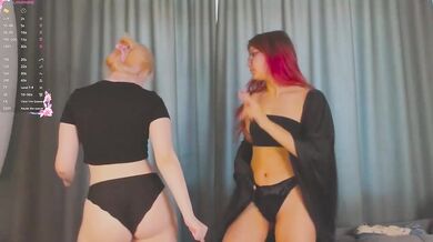 HolyLesly - Porn Video [Bongacams]: stunning décolletage, ferocious craving, fucks herself