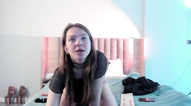 Crystal-Eyes - Porn Video [Bongacams]: entertaining personality, lovely diva, hot show