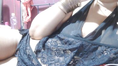 hindoe - Porn Video [Cam4]: captivating performer, sensual décolletage, aching yearning