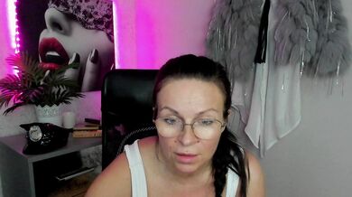 Helen_Wild - Porn Video [Cam4]: luscious glutes, entertaining personality, sizzling release