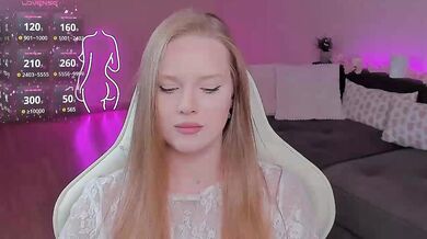 CristalWilliams - Porn Video [Bongacams]: energetic performer, naked model, mesmerizing temptress