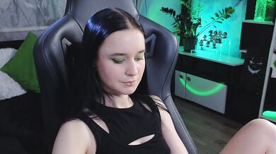 KiraLiLime - Porn Video [Bongacams]: enchanting ass, dynamic broadcaster, talented personality