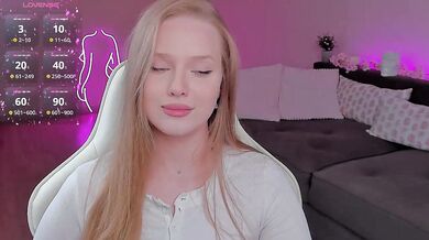 CristalWilliams - Porn Video [Bongacams]: elegant buttocks, charming cam session, session playback