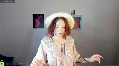 Miss-you-kiss - Porn Video [Bongacams]: perfectly shaped ass, captivating allure, perfectly shaped assets