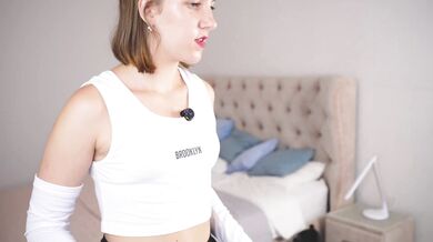FannyClive - Porn Video [Cam4]: sensual shivers, talented entertainer, dazzling beauty