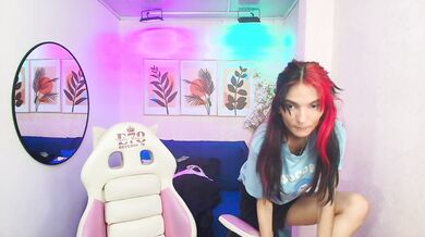 Dafne_huges - Porn Video [Cam4]: licking, naked temptress, online chat session