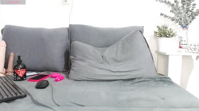 ElviraMilf - Porn Video [Bongacams]: voluptuous surrender, perfectly sculpted posterior, captivating performer