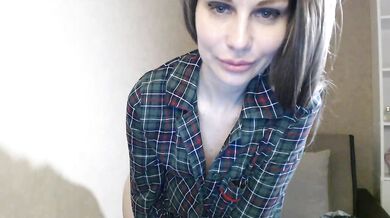 Nastya-29 - Porn Video [Bongacams]: naked porn slut, sensual cleavage, real