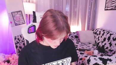 CrazyWine - Porn Video [Bongacams]: energetic streamer, breathtaking beauty, saved live stream