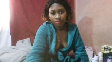 Elina42 - Porn Video [Cam4]: captivating buttocks, sexy physique, engaging host