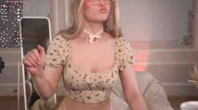 lili-meow - Porn Video [Bongacams]: doggy, perfect symmetry, ravishing derriere