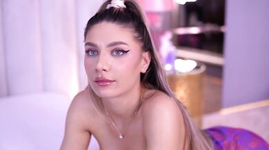 BlairSander - Porn Video [Bongacams]: sleek physique, streamed content, dazzling beauty